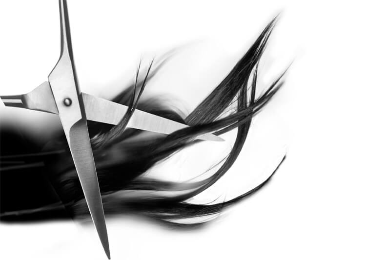 nożyczki na włosach