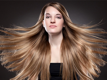 5 sposobów na „zimowe elektryzowanie się włosów."