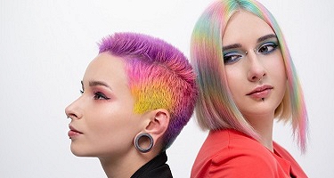 Kolorowa farba do włosów – sposoby na zabawę barwami